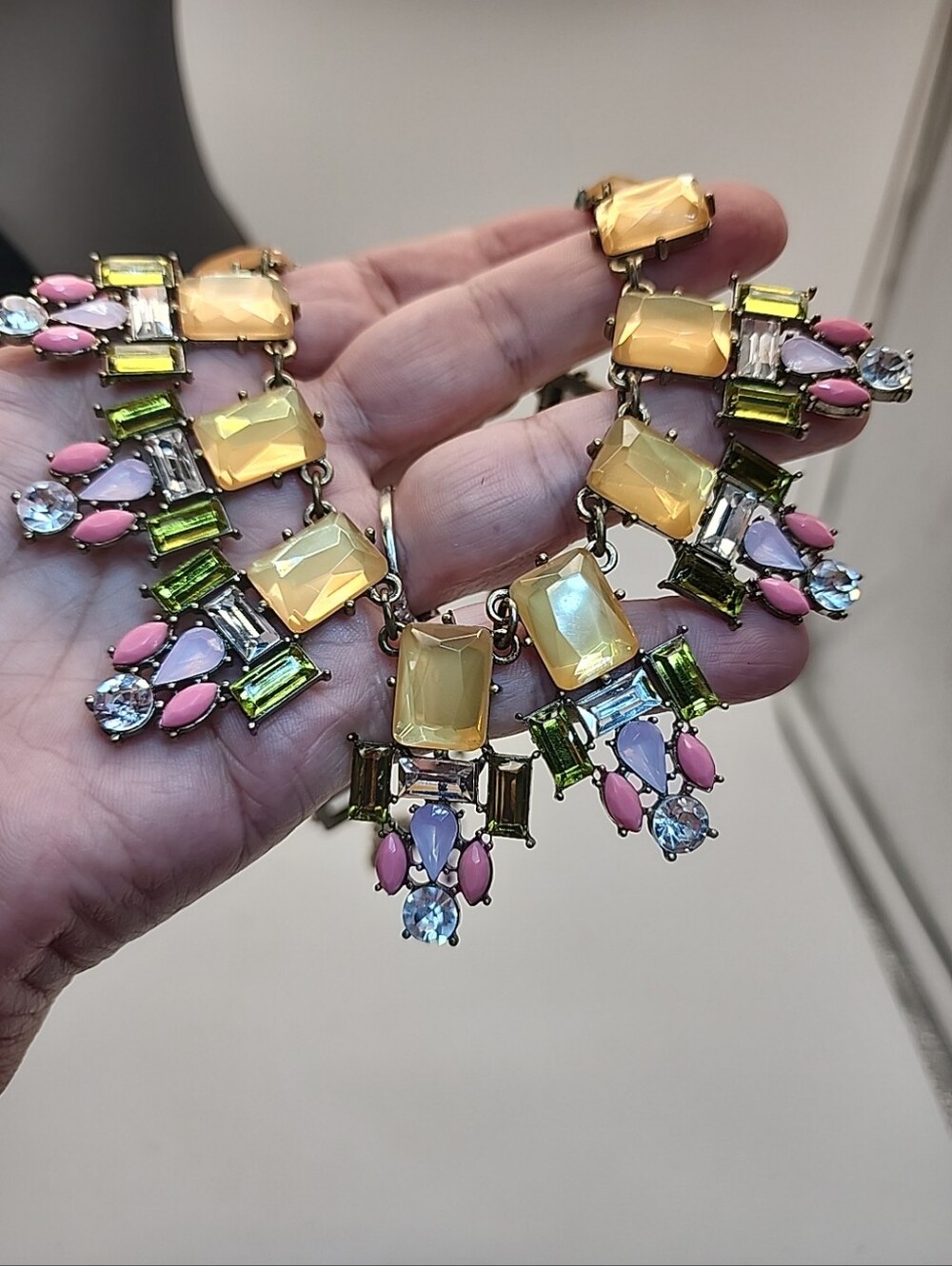 VTG Joan Rivers Classics Collection Multicolored Stones Statement Necklace 21" - Picture 6 of 6
